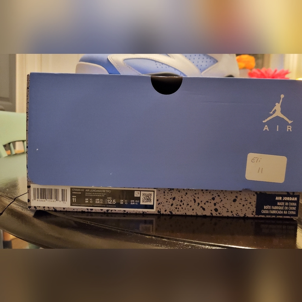 Jordan 6 UNC - Picture 5 of 5